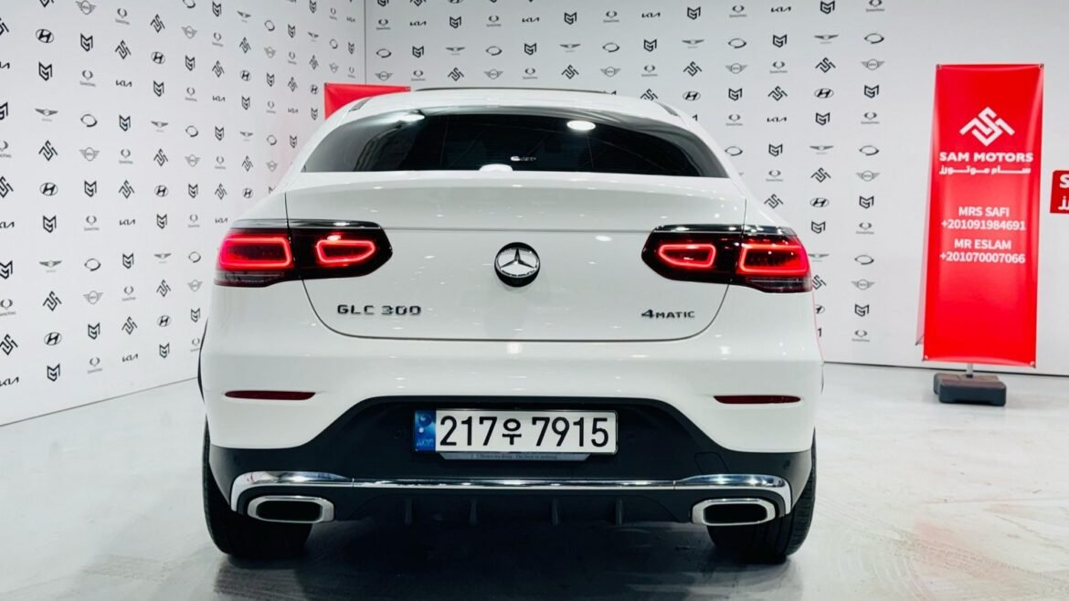 GLC300 Model 2023 For sale (24) صور 📸 مرسيدس GLC 300 موديل 2023 فل أوبشن – SUV فاخرة تجمع بين الأداء القوي والتصميم الأنيق. شاهد تفاصيل السيارة من الداخل والخارج، بما في ذلك الشبك الأمامي المميز، المصابيح الأمامية LED، والجنوط الرياضية الفاخرة. اكتشف المقصورة الداخلية الفخمة مع شاشة المعلومات الكبيرة ونظام الصوت Burmester. 🚗 مرسيدس GLC 300 2023 للبيع الآن عبر سام موتورز بسعر 39,000 دولار على أرضها في كوريا الجنوبية. تواصل معنا لاستيراد سيارتك الفاخرة بسهولة!