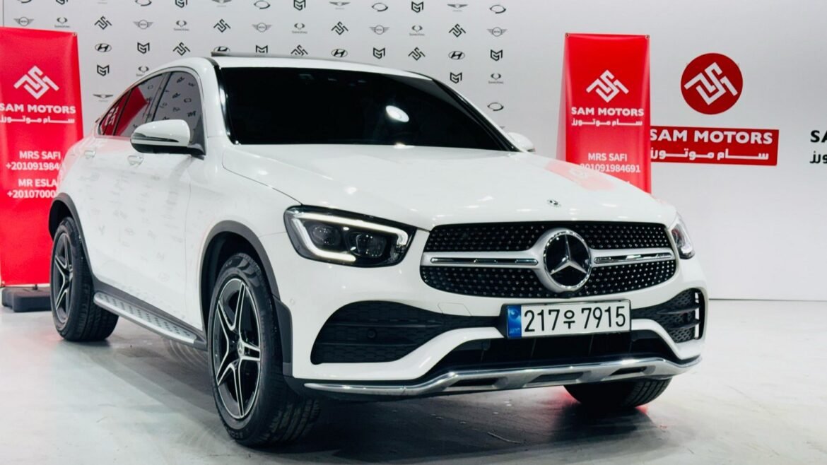 GLC300 Model 2023 For sale (34) صور 📸 مرسيدس GLC 300 موديل 2023 فل أوبشن – SUV فاخرة تجمع بين الأداء القوي والتصميم الأنيق. شاهد تفاصيل السيارة من الداخل والخارج، بما في ذلك الشبك الأمامي المميز، المصابيح الأمامية LED، والجنوط الرياضية الفاخرة. اكتشف المقصورة الداخلية الفخمة مع شاشة المعلومات الكبيرة ونظام الصوت Burmester. 🚗 مرسيدس GLC 300 2023 للبيع الآن عبر سام موتورز بسعر 39,000 دولار على أرضها في كوريا الجنوبية. تواصل معنا لاستيراد سيارتك الفاخرة بسهولة!