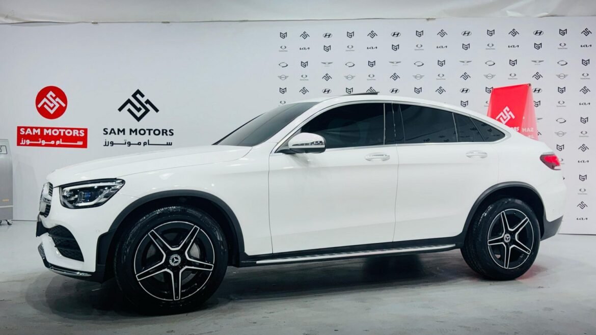 GLC300 Model 2023 For sale (7) 📸 مرسيدس GLC 300 موديل 2023 فل أوبشن – SUV فاخرة تجمع بين الأداء القوي والتصميم الأنيق. شاهد تفاصيل السيارة من الداخل والخارج، بما في ذلك الشبك الأمامي المميز، المصابيح الأمامية LED، والجنوط الرياضية الفاخرة. اكتشف المقصورة الداخلية الفخمة مع شاشة المعلومات الكبيرة ونظام الصوت Burmester. 🚗 مرسيدس GLC 300 2023 للبيع الآن عبر سام موتورز بسعر 39,000 دولار على أرضها في كوريا الجنوبية. تواصل معنا لاستيراد سيارتك الفاخرة بسهولة!